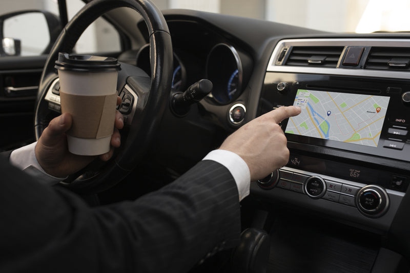 Car Navigation Devices for Smart Commuting: Navigating City Traffic with Ease
